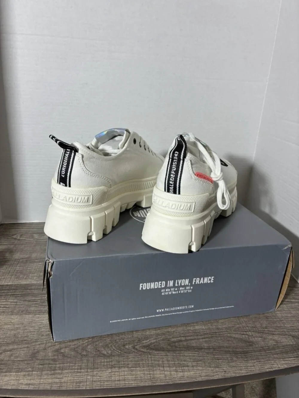 Palladium REVOLT LO TX In Star White Size 10